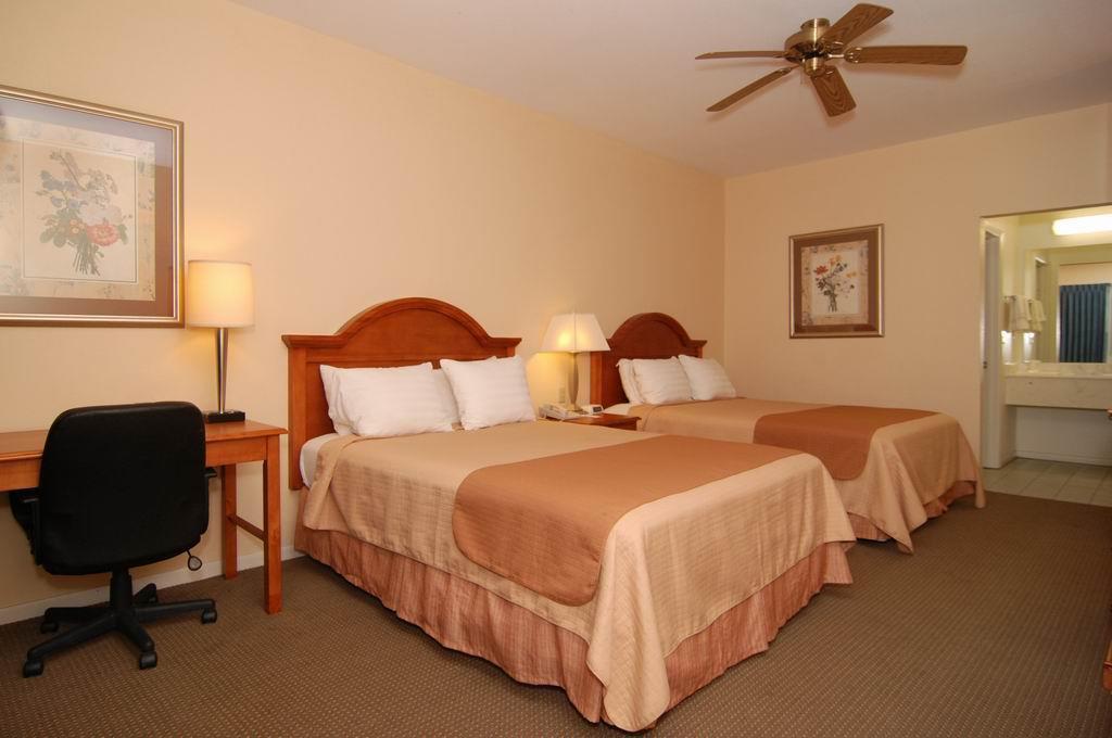 Inn Of Navasota Hotel Экстерьер фото