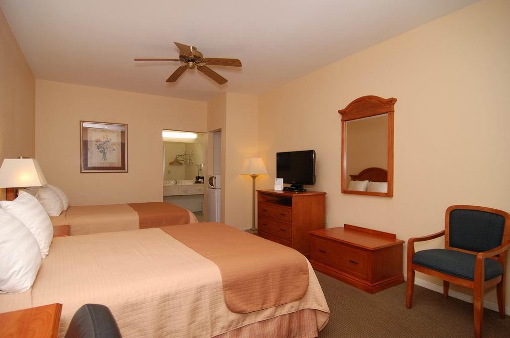 Inn Of Navasota Hotel Экстерьер фото
